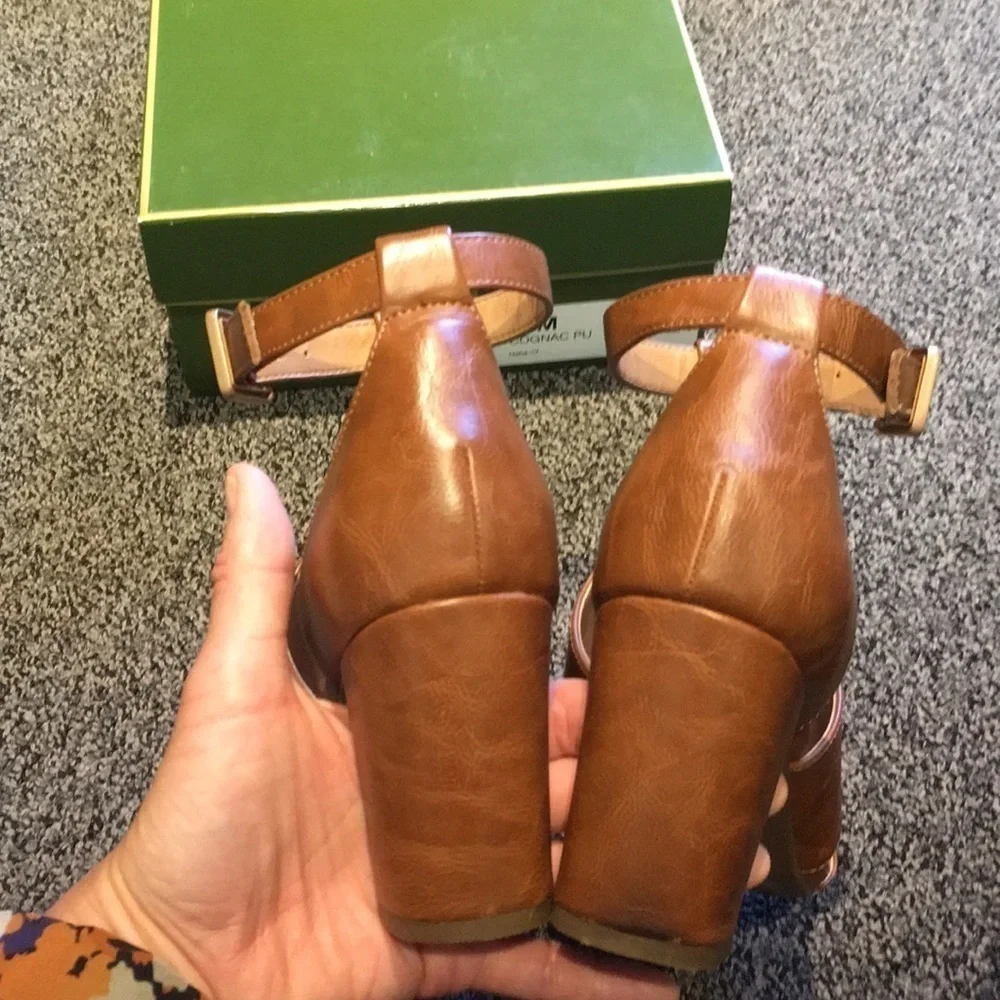Coach and Four 3” Brown Strap Padded Footbed Block Heels Box Included Size 7